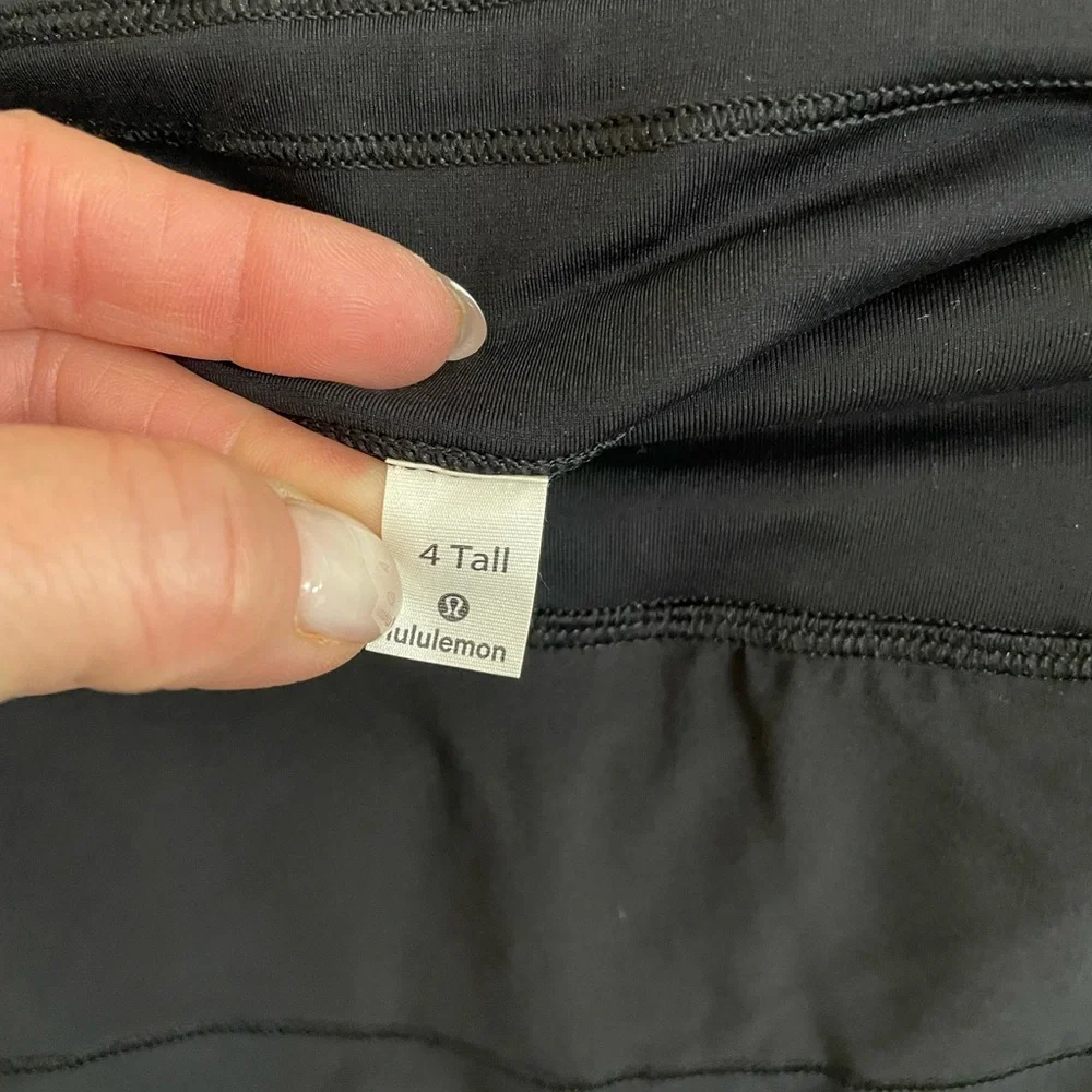 🔥Lululemon Athletica black skort. Size 4. Like new/ barely worn - Picture 4 of 14